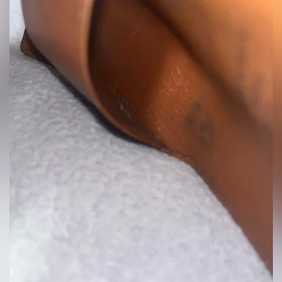 Louis Vuitton 4 Ring Key Holder - Picture 11 of 12